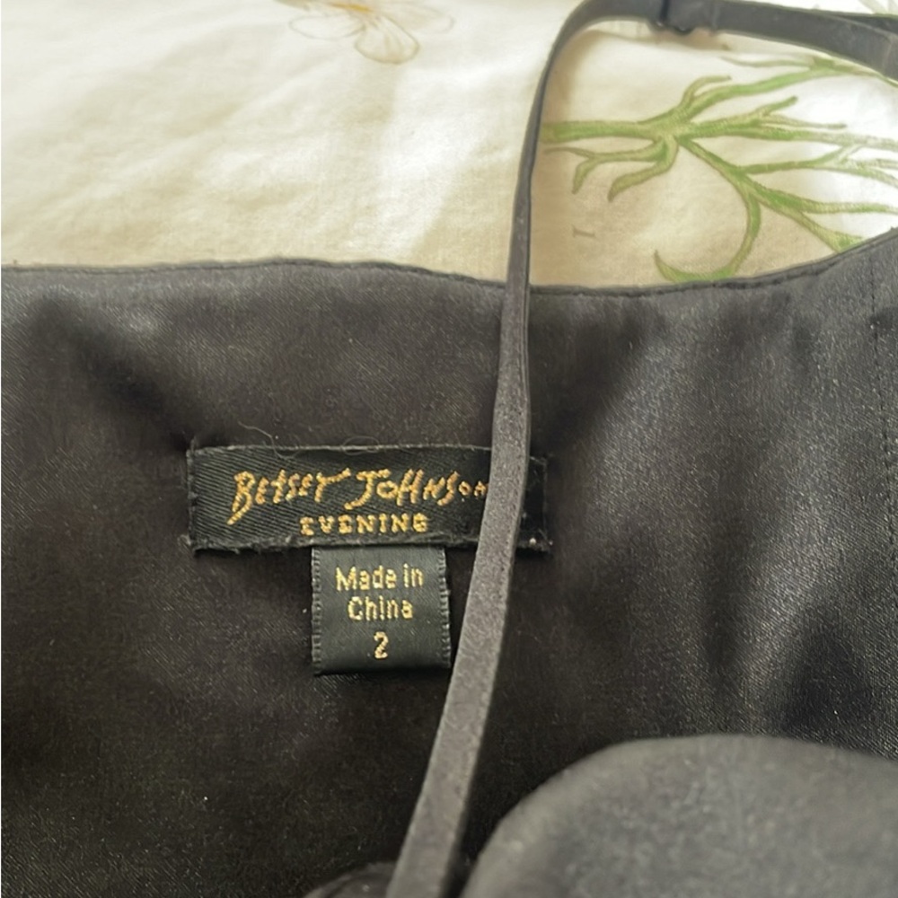 pretty black floral embroidered tutu dress. silk shell and polyester inside. - Picture 3 of 3